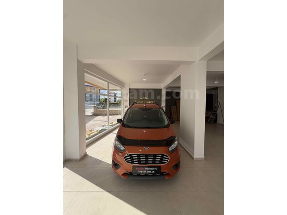 Galeriden Ford Tourneo Courier 1.5 TDCi Journey Titanium Plus 2022 Model Konya