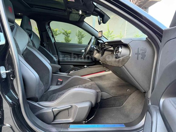 Sahibinden Alfa Romeo Junior Ibrida 1.2 speciale 2024 Model 