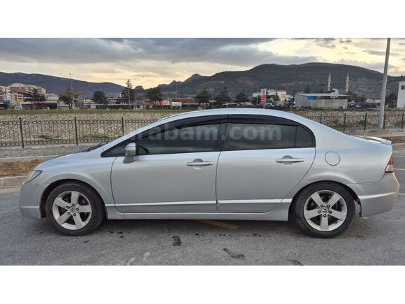 Sahibinden Honda Civic 1.6i VTEC Premium 2009 Model