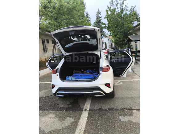 Sahibinden Kia XCeed 1.5 T-GDI Elegance 2025 Model