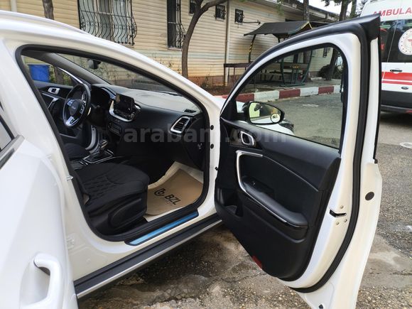 Sahibinden Kia XCeed 1.5 T-GDI Elegance 2025 Model