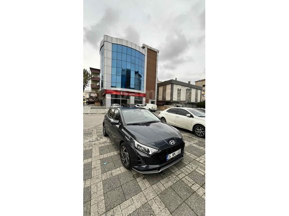 Öğretmenden 1600KM'de  Hyundai i20 1.0 T-GDI Style 2025 Model 