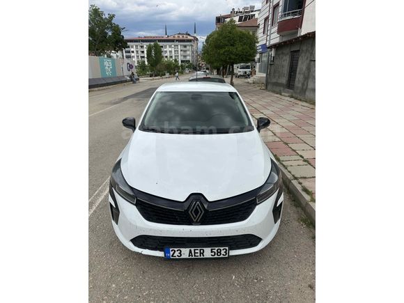 otomatik Clio 1.0 TCe Equilibre 2023 Model 2024 mart çıkışlı 