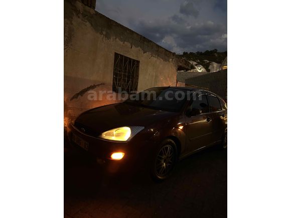 Sahibinden Ford Focus 1.6 Ghia 2001 Model 