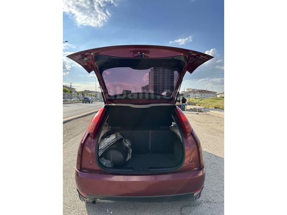 Sahibinden Ford Focus 1.6 Ghia 2001 Model 