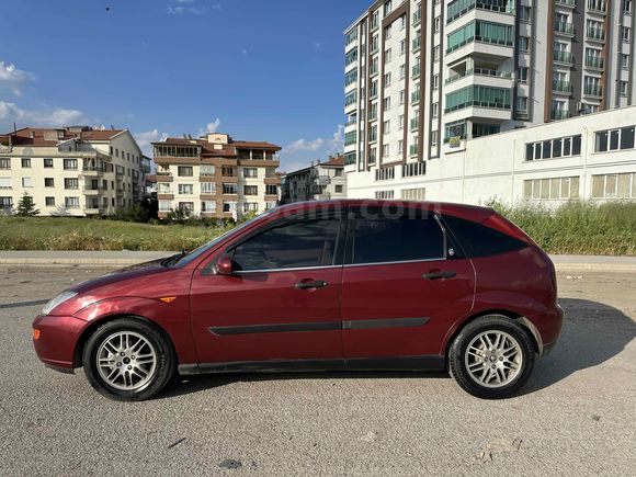 Sahibinden Ford Focus 1.6 Ghia 2001 Model 