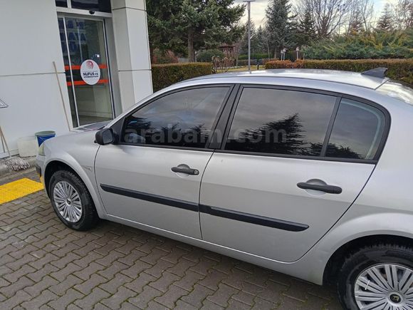 Sahibinden Renault Megane 1.6 Authentique 2009 Model  223.000 km Gri