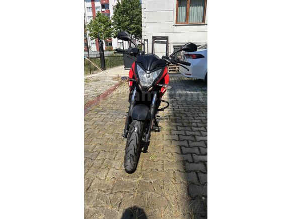 Kırmızı olsun 3 kuruş fazla olsun :)