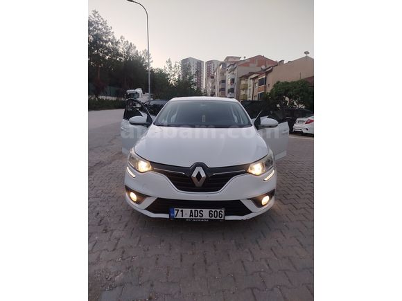 SAHİBİNDEN DEĞİŞENSİZ - BOYASIZ - KAZASIZ MEGAN 4