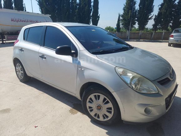 KAÇİRILMAYACAK TEMİZLIKTE VE  DÜŞÜK KM  İ 20      i