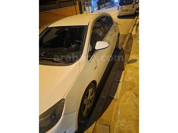 Sahibinden Opel Astra 1.4 T Sport 2012 Model  210.000 km Beyaz