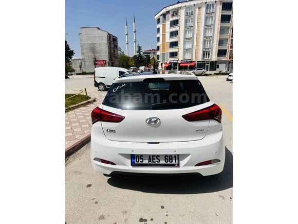 Sahibinden Hyundai i20 1.4 CRDi Style 2015 Model 