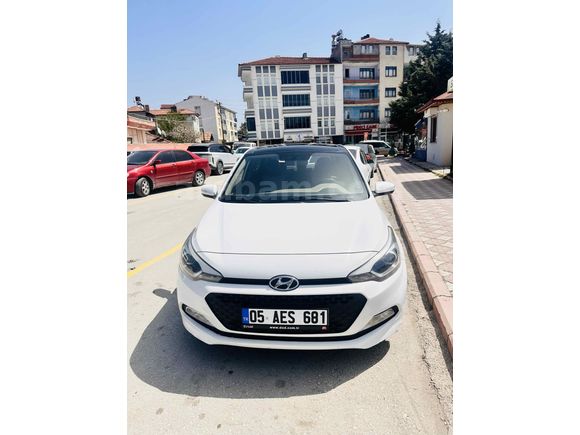 Sahibinden Hyundai i20 1.4 CRDi Style 2015 Model 