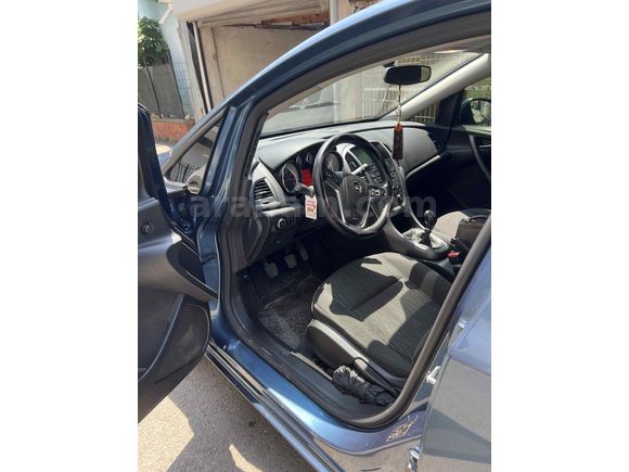 Sahibinden Opel Astra 1.6 Edition 2015 Model  122000 km Mavi