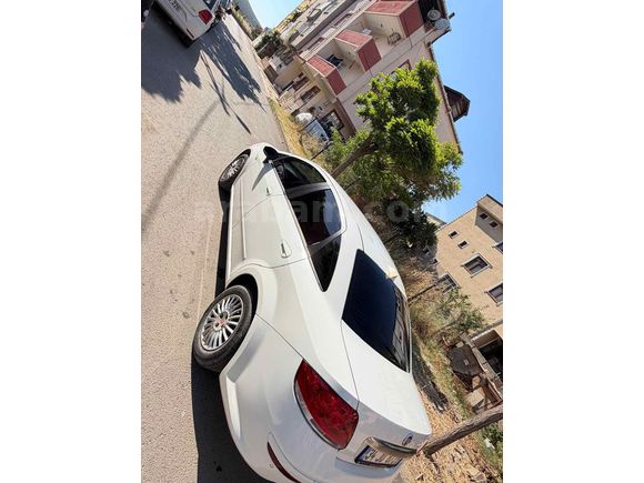 Sahibinden Fiat Linea 1.3 Multijet Pop 2013 Model  195.000 km Beyaz
