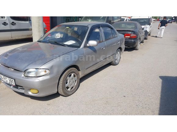 Galeriden Hyundai Accent 1.3 GLS 1998 Model Sakarya