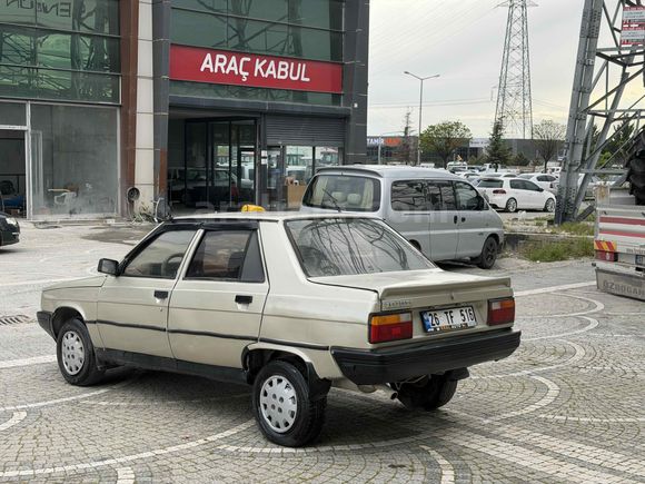 Galeriden Renault R 9 1.4 Broadway 1987 Model Afyonkarahisar