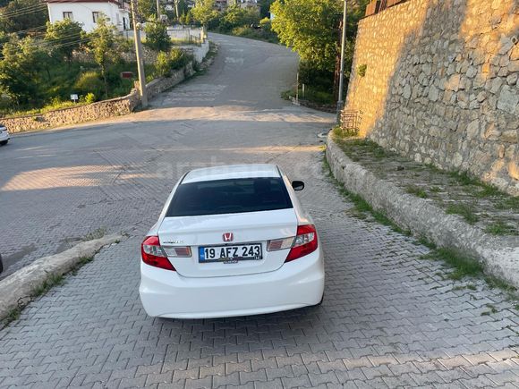 Sahibinden Honda Civic 1.6i VTEC Eco Elegance 2013 Model