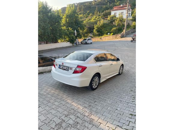 Sahibinden Honda Civic 1.6i VTEC Eco Elegance 2013 Model