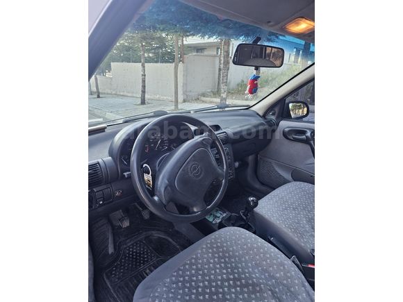 Corsa 1.4 GLS Benzin Lpg 16 valf Üst model takaslı