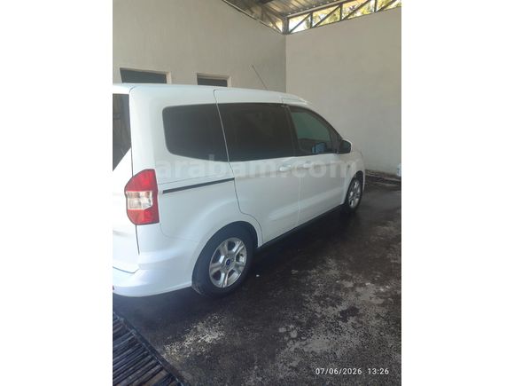 Sahibinden Ford Tourneo Courier 1.5 EcoBlue Deluxe 2023 Model Düşük Kilometrel