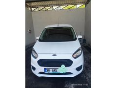 Sahibinden Ford Tourneo Courier 1.5 EcoBlue Deluxe 2023 Model