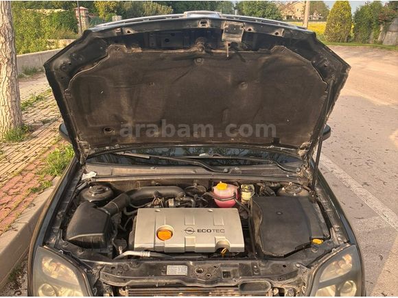  2005 Model Opel Vectra 1.6 Design Edition 