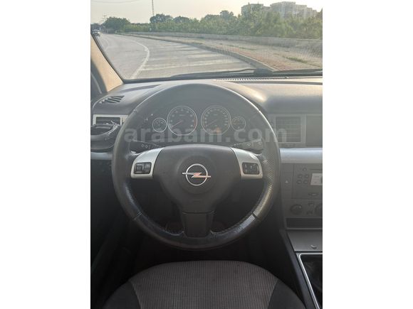  2005 Model Opel Vectra 1.6 Design Edition 