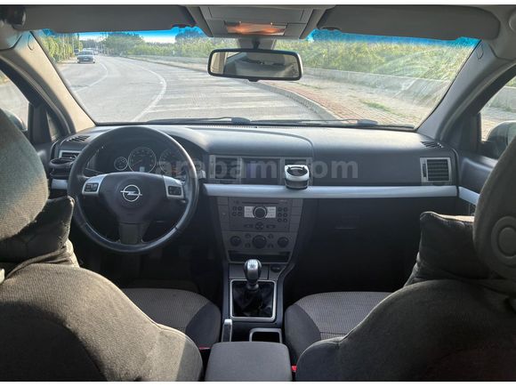  2005 Model Opel Vectra 1.6 Design Edition 