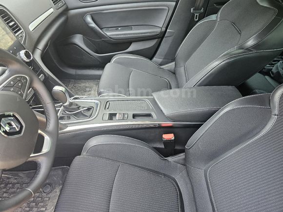 Sahibinden Renault Megane 1.3 TCe Icon 2023 Model