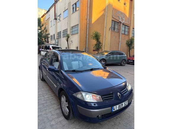 SAHİBİNDEN SUNROOFLU- ÖZENLE BİNİLMİŞ-İŞLEMSİZ-1.6DYNAMİQUE MEGANE