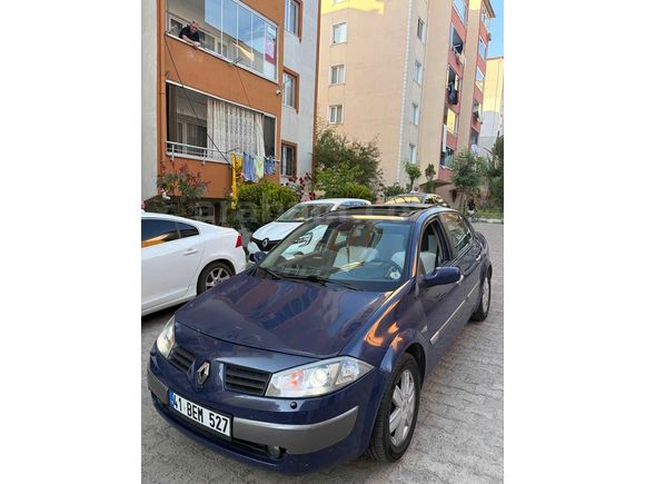 SAHİBİNDEN SUNROOFLU- ÖZENLE BİNİLMİŞ-İŞLEMSİZ-1.6DYNAMİQUE MEGANE