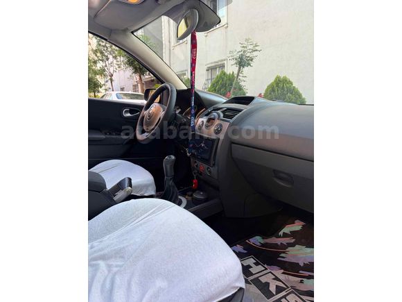 SAHİBİNDEN SUNROOFLU- ÖZENLE BİNİLMİŞ-İŞLEMSİZ-1.6DYNAMİQUE MEGANE