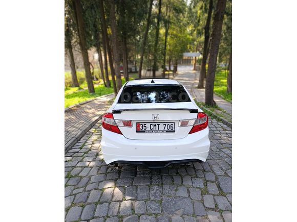 Sahibinden Honda Civic 1.6i VTEC Eco Elegance 2015 Model İzmir