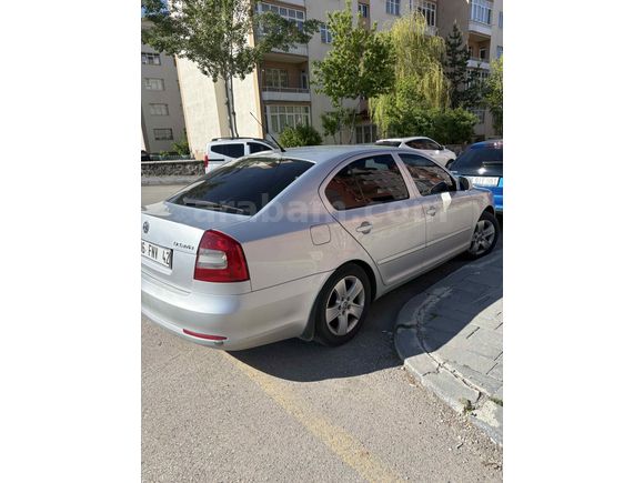 Sahibinden Skoda Octavia 1.6 FSI Ambiente 2011 Model 