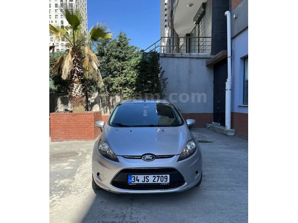 YETKİLİ SERVİS BAKIMLI SAHİBİNDEN HATASIZ DÜŞÜK
KM FORD FİESTA