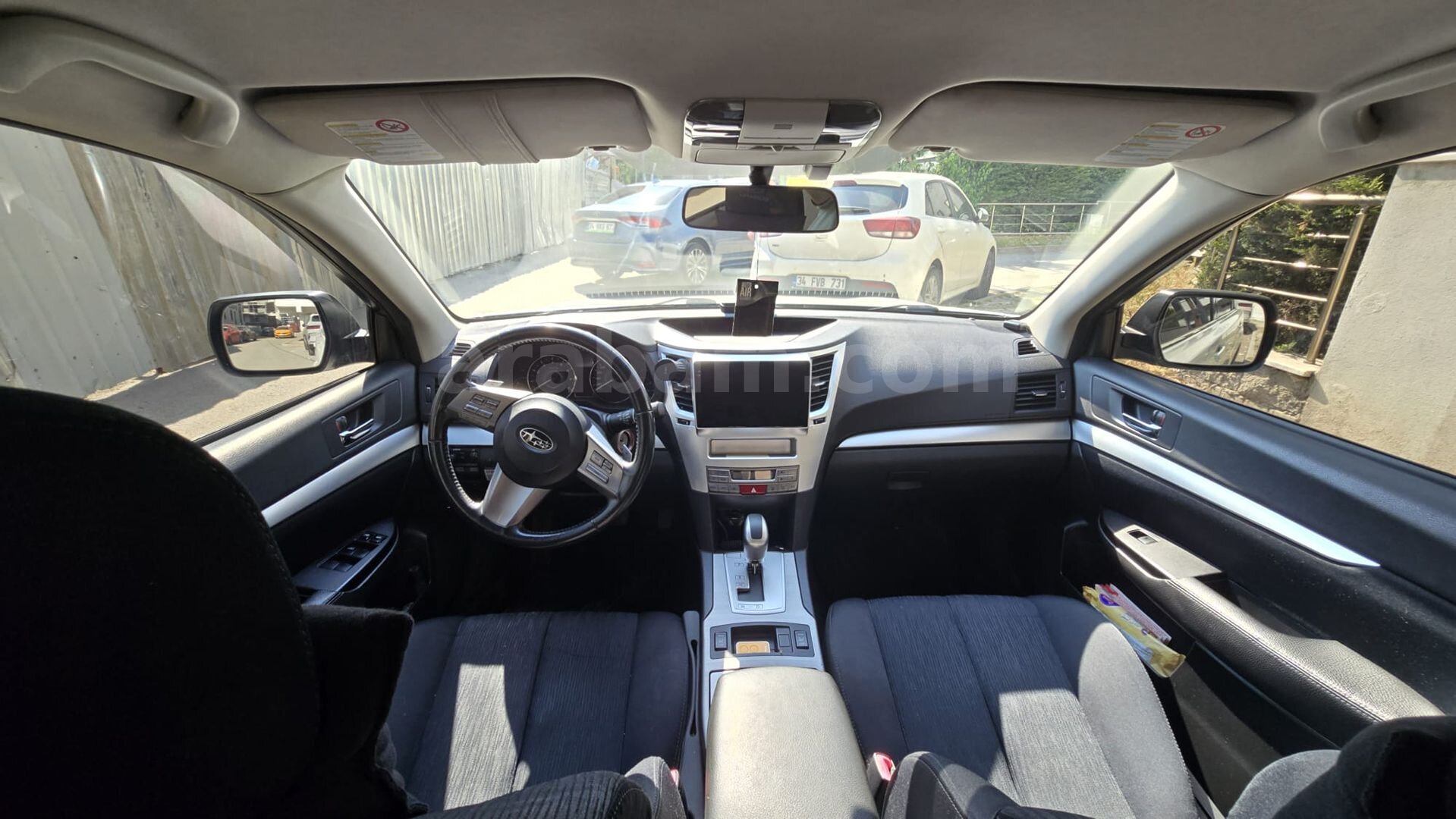 Sahibinden Subaru Legacy 2.0 Business 2011 Model İstanbul 178.400 km Beyaz 3