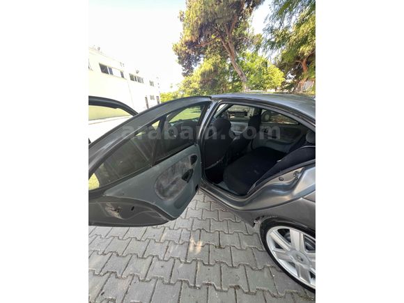 Sahibinden Renault Megane 2.0 RXE 1998 Model 