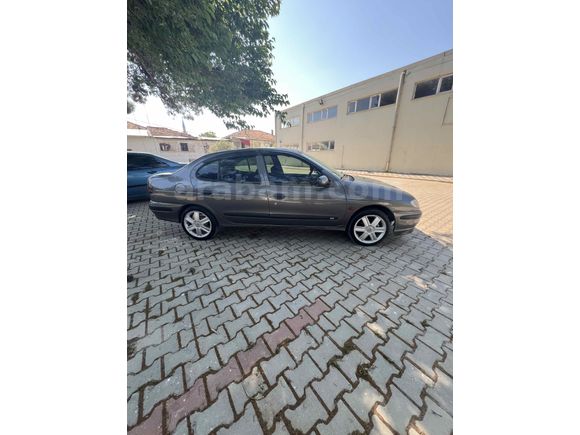 Sahibinden Renault Megane 2.0 RXE 1998 Model 