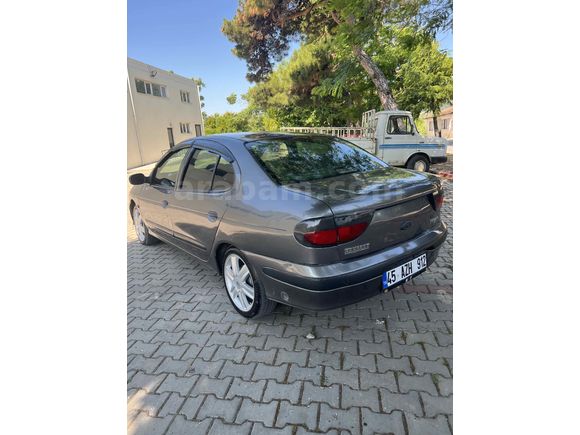 Sahibinden Renault Megane 2.0 RXE 1998 Model 