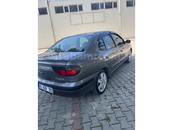 Sahibinden Renault Megane 2.0 RXE 1998 Model 