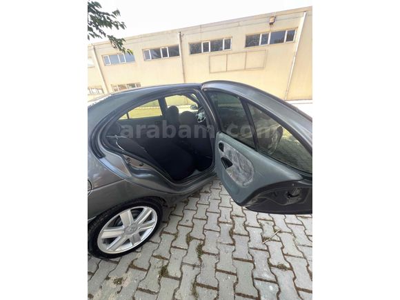 Sahibinden Renault Megane 2.0 RXE 1998 Model 