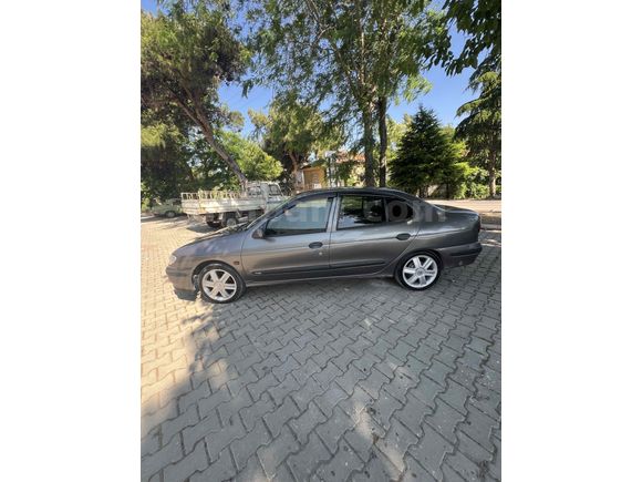 Sahibinden Renault Megane 2.0 RXE 1998 Model 