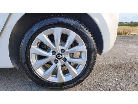 Sahibinden Renault Clio 1.0 TCe Touch 2023 Model Antalya