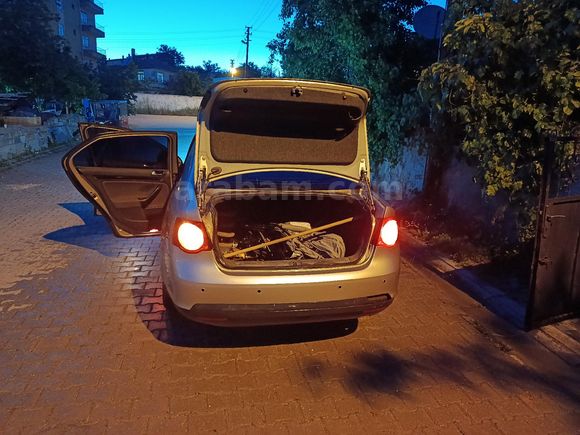 Sahibinden Volkswagen Jetta 1.9 TDi Primeline 2006 Model