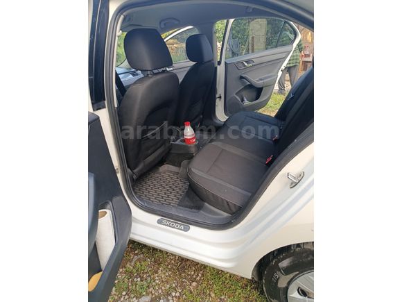 Sahibinden Skoda Rapid 1.6 TDI Ambition 2015 Model