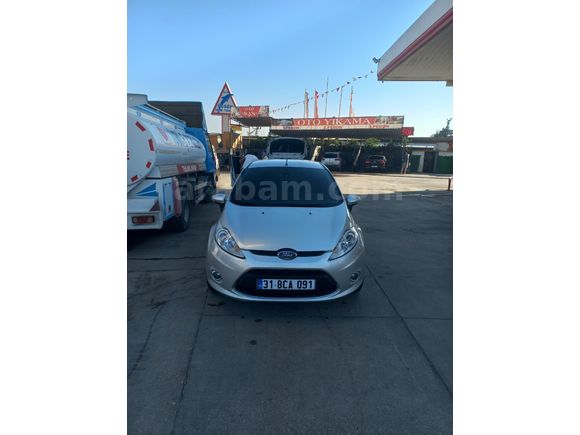 Sahibinden Ford Fiesta 1.4 TDCi Titanium 2009 Model  333.000 km Gri (Gümüş)
