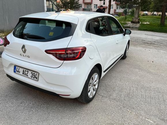 Sahibinden Renault Clio 1.0 SCe Joy 2022 Model