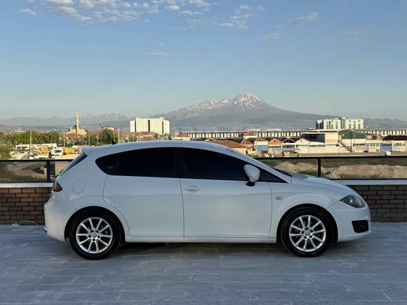 HATASIZ TRAMERSİZ DİZEL OTOMATİK  LEON 