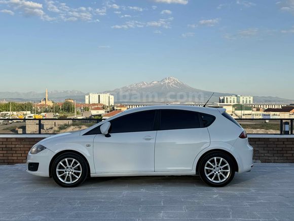 HATASIZ TRAMERSİZ DİZEL OTOMATİK  LEON 